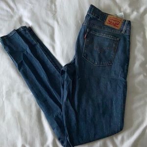 Levi’s 711 Skinny Jeans
